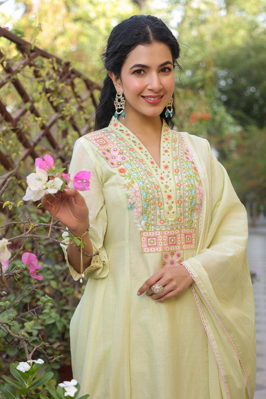 Amira – Pastel Green Embroidered Kurta Set with Geometric Yoke Nivishas - Sec46