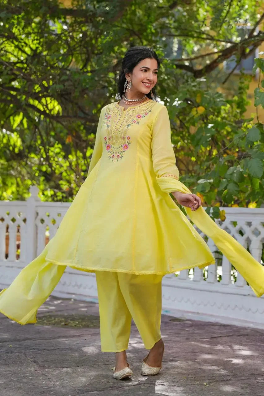Ziyana – Sunshine Yellow Floral Embroidered Kurta Set Nivishas - Sec46