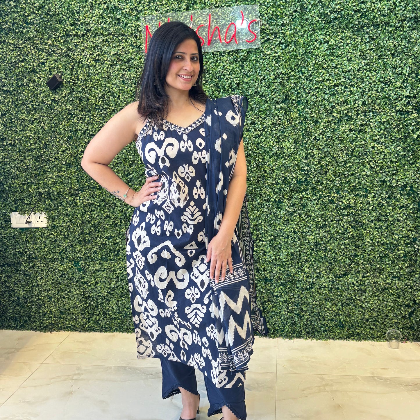Indigo Ikat – Sleeveless Kurta Set with Dupatta Nivishas - Sec46