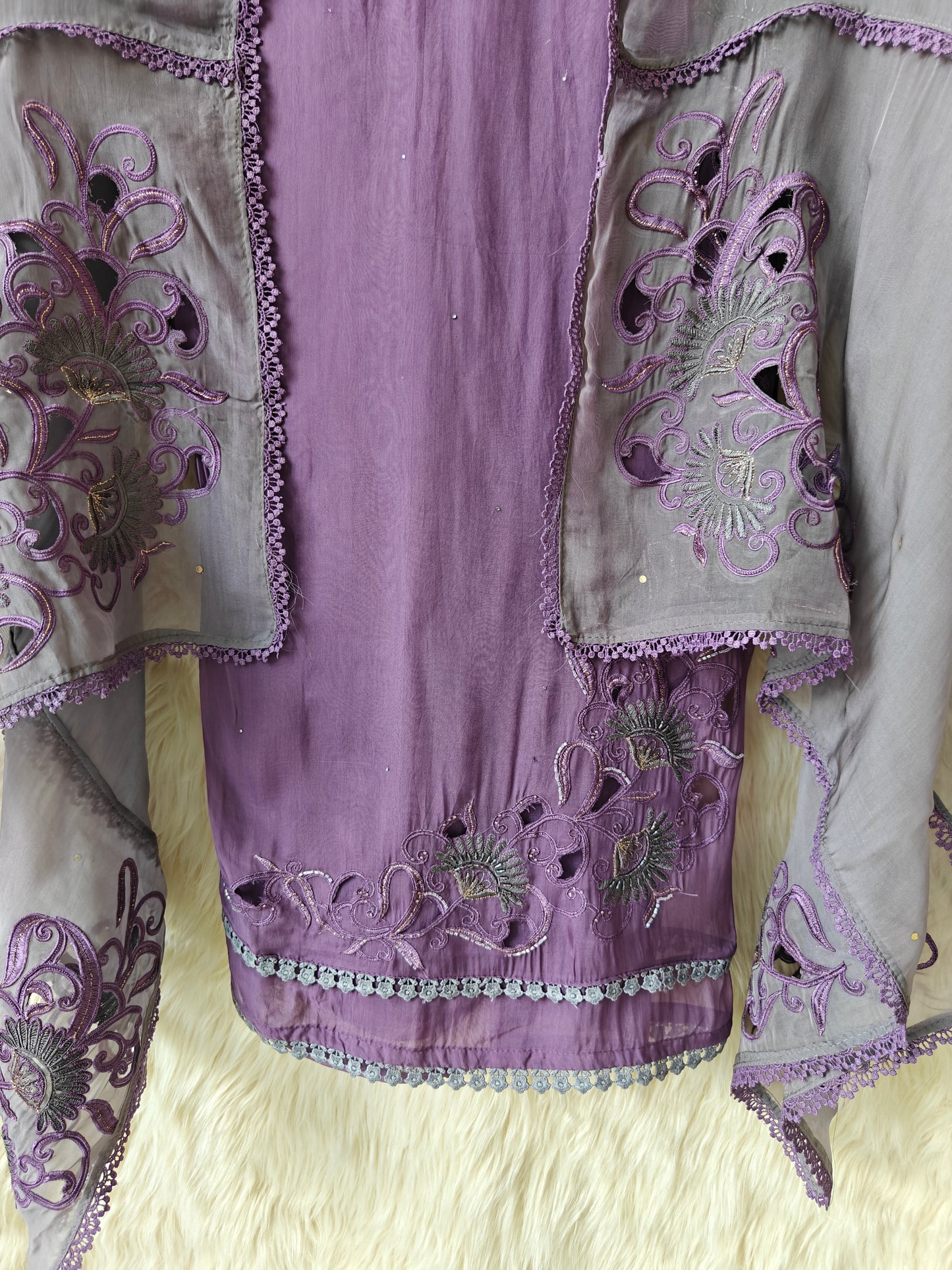 Aarvi - Lavender Unstitched Embroidered Suit Set - Nivisha's