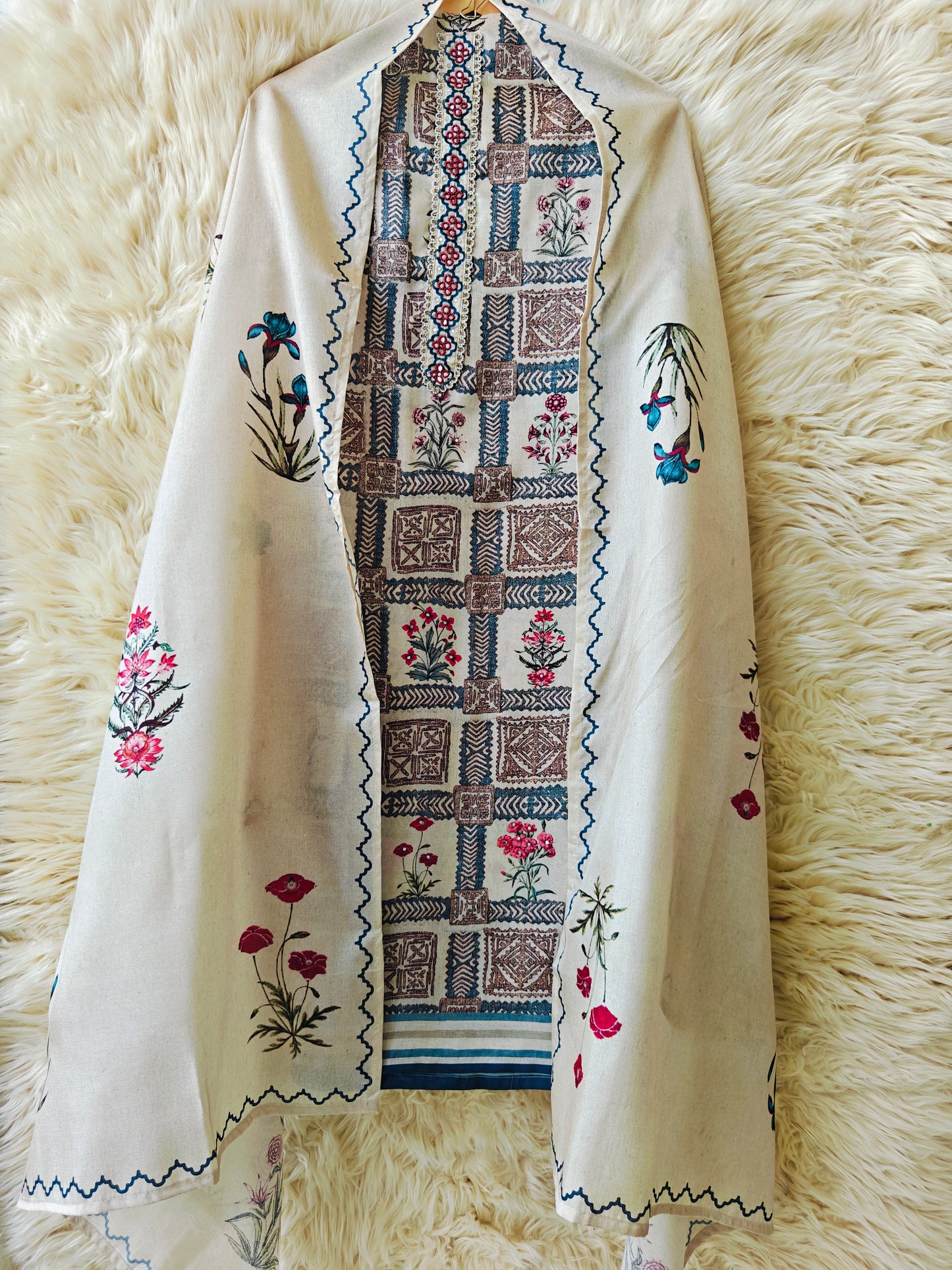 Elysian Bloom in Ivory - Unstitched Geometric Pattern Suit