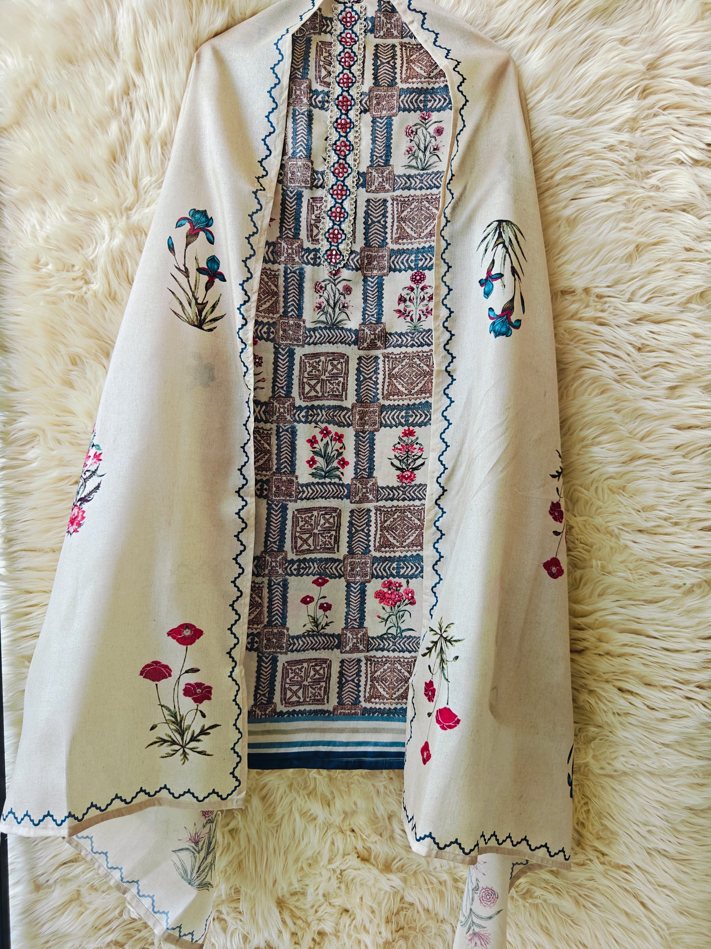 Elysian Bloom in Ivory - Unstitched Geometric Pattern Suit