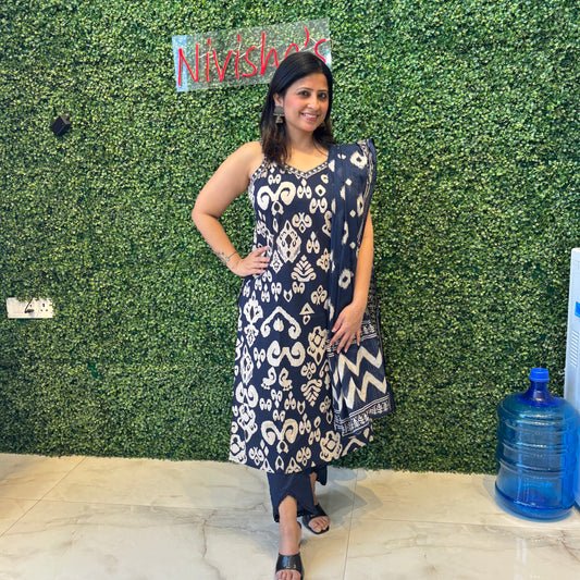 Indigo Ikat – Sleeveless Kurta Set with Dupatta Nivishas - Sec46